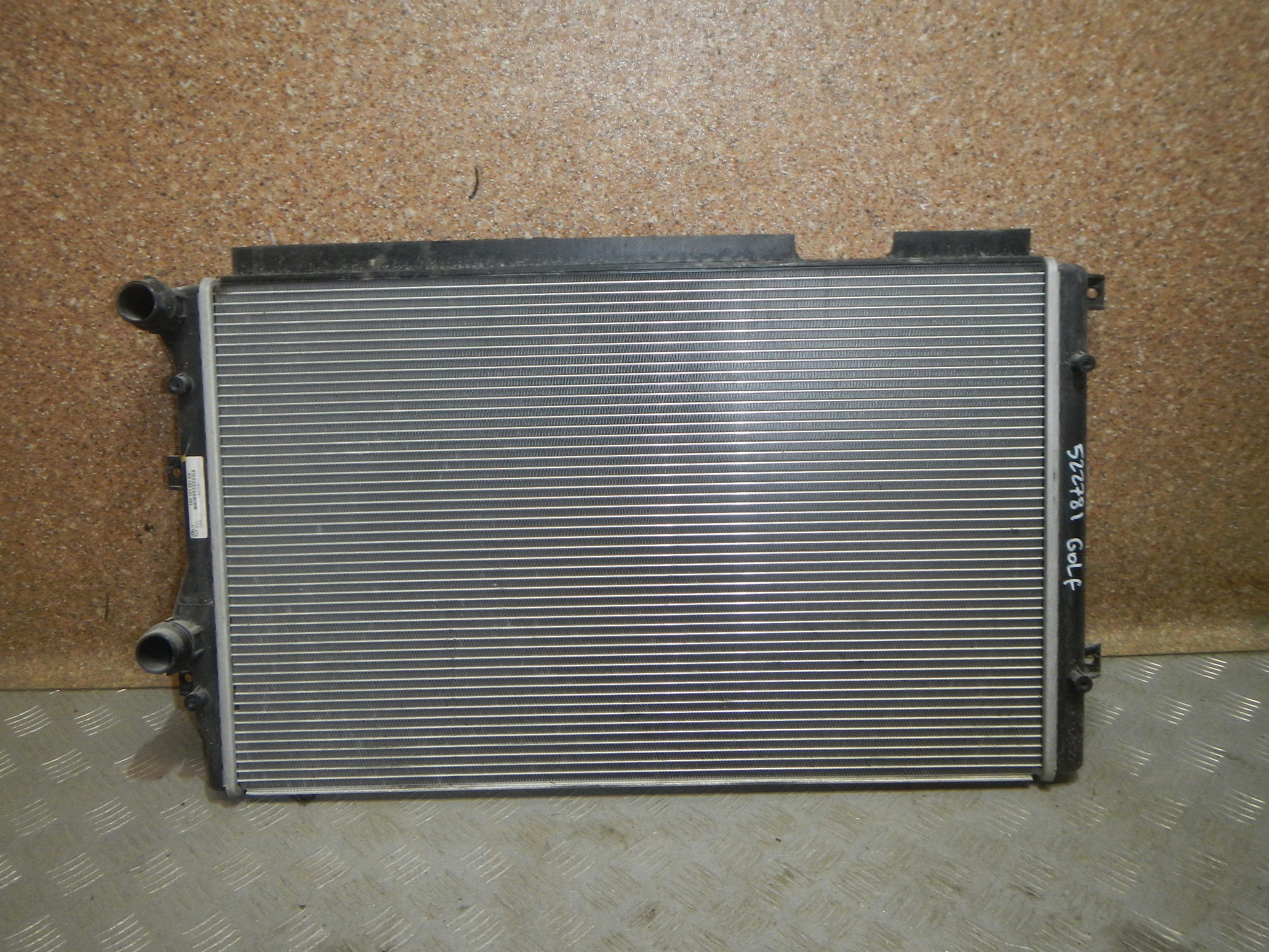 Радиатор охлаждения двигателя AP-0013451784