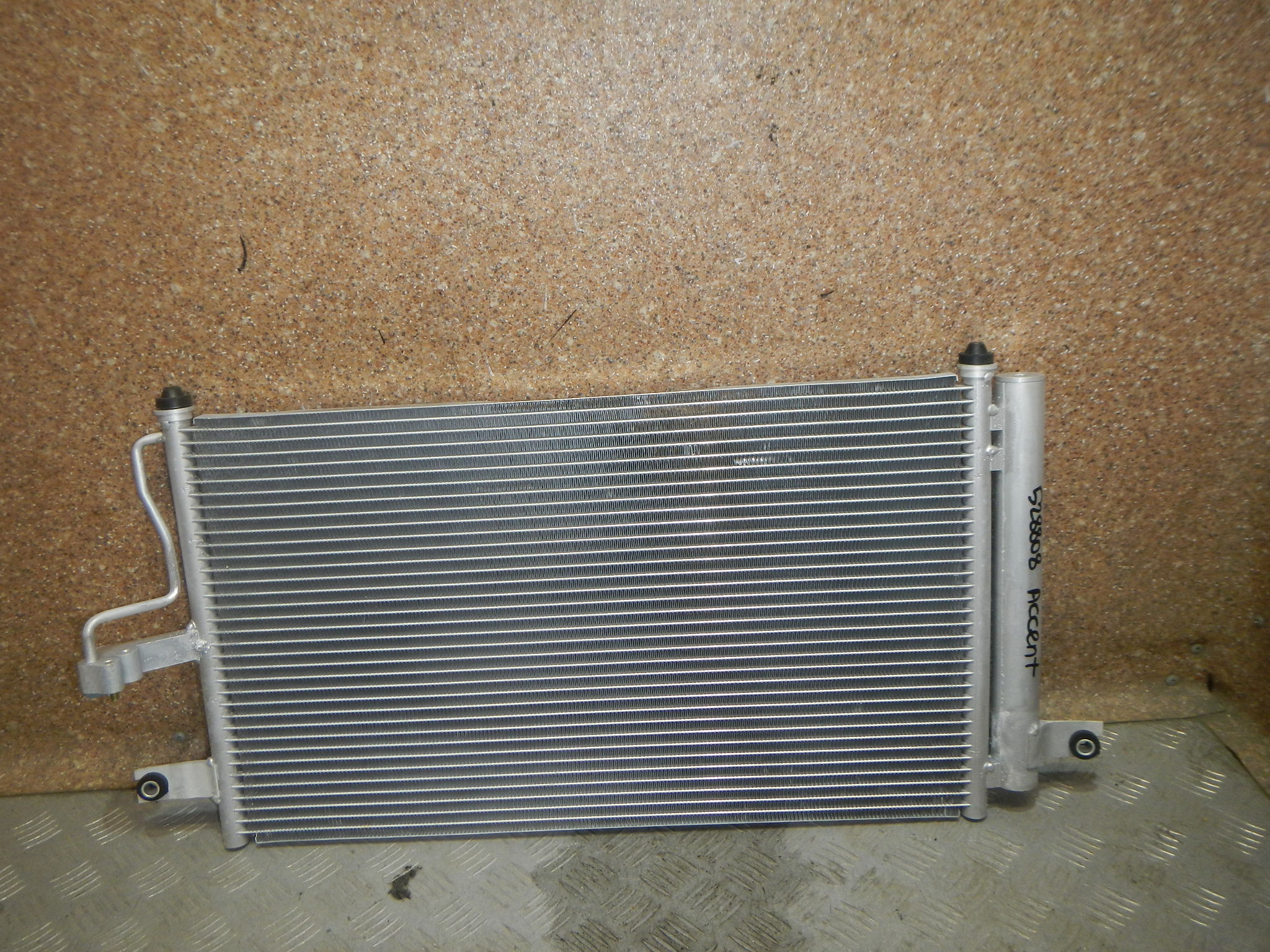 Радиатор кондиционера (конденсер) AP-0013702155