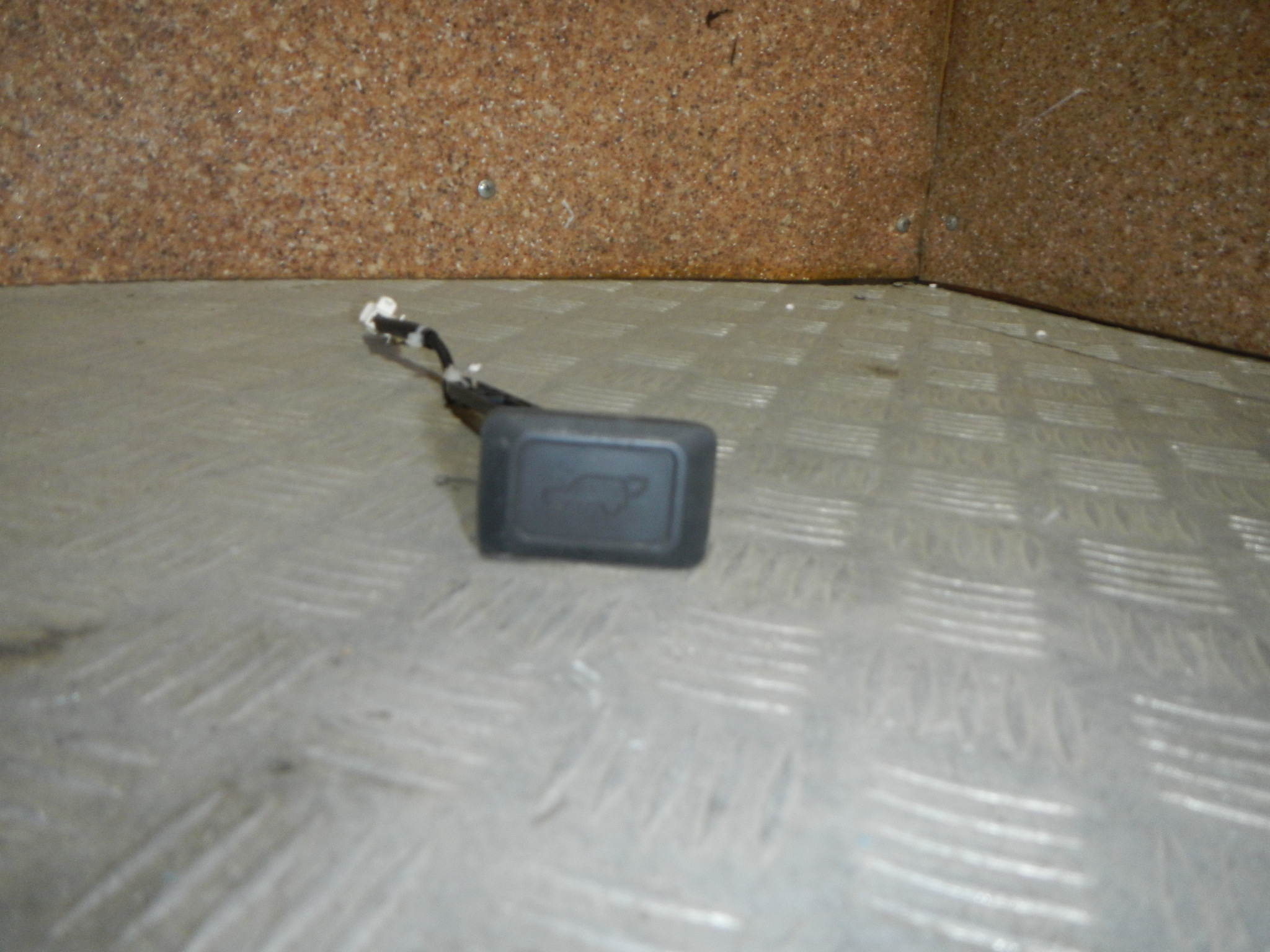 Кнопка открывания багажника AP-0014833119