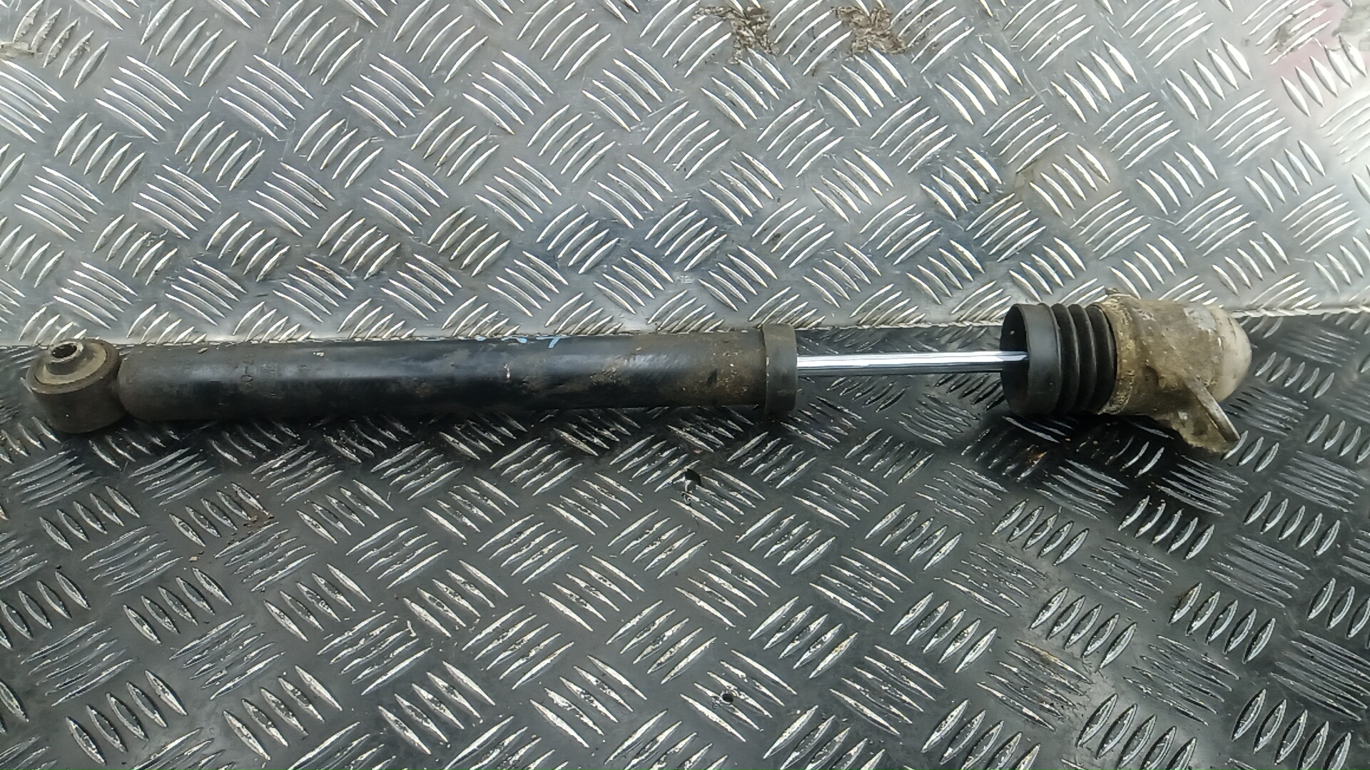 Амортизатор задний (стойка) AP-0014909810
