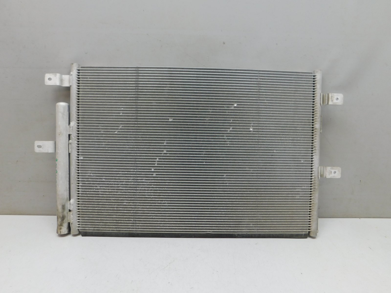 Радиатор кондиционера (конденсер) AP-0014099497