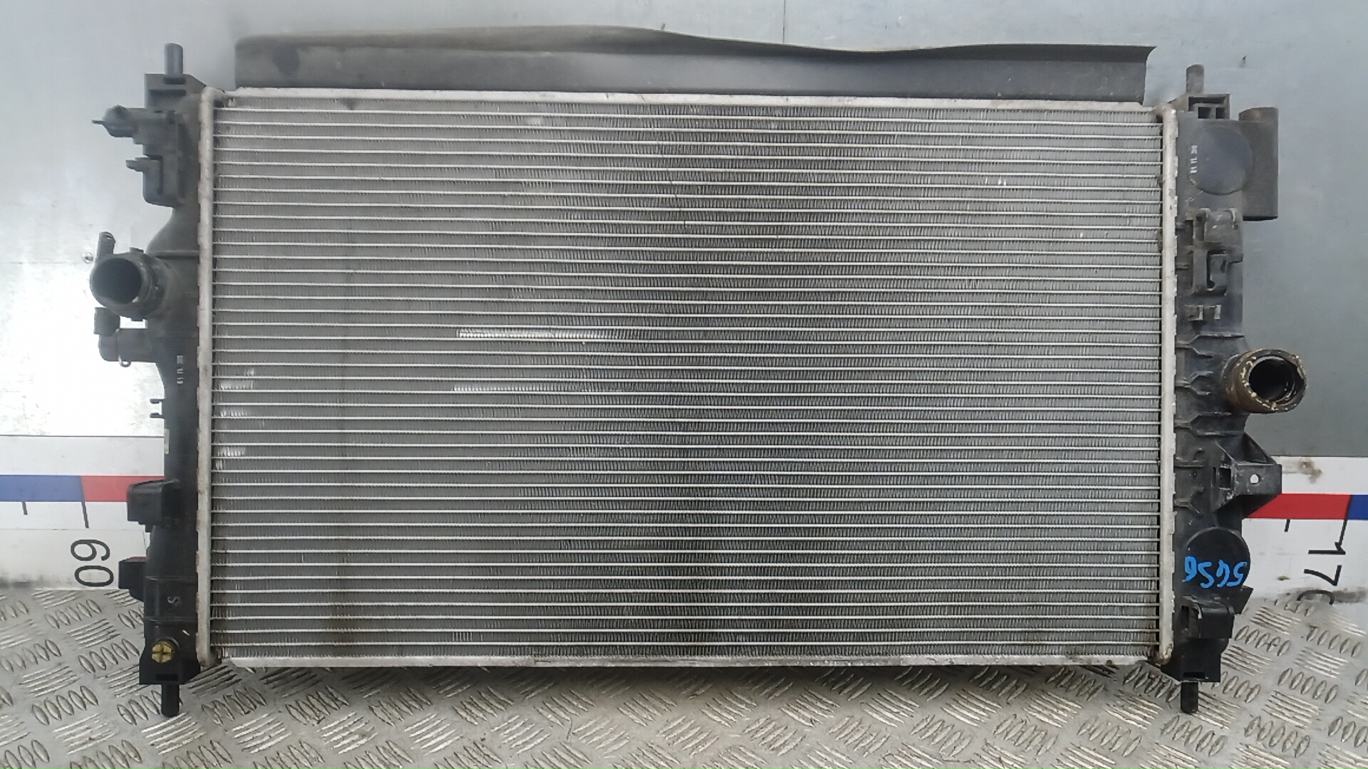 Радиатор охлаждения двигателя AP-0014926735
