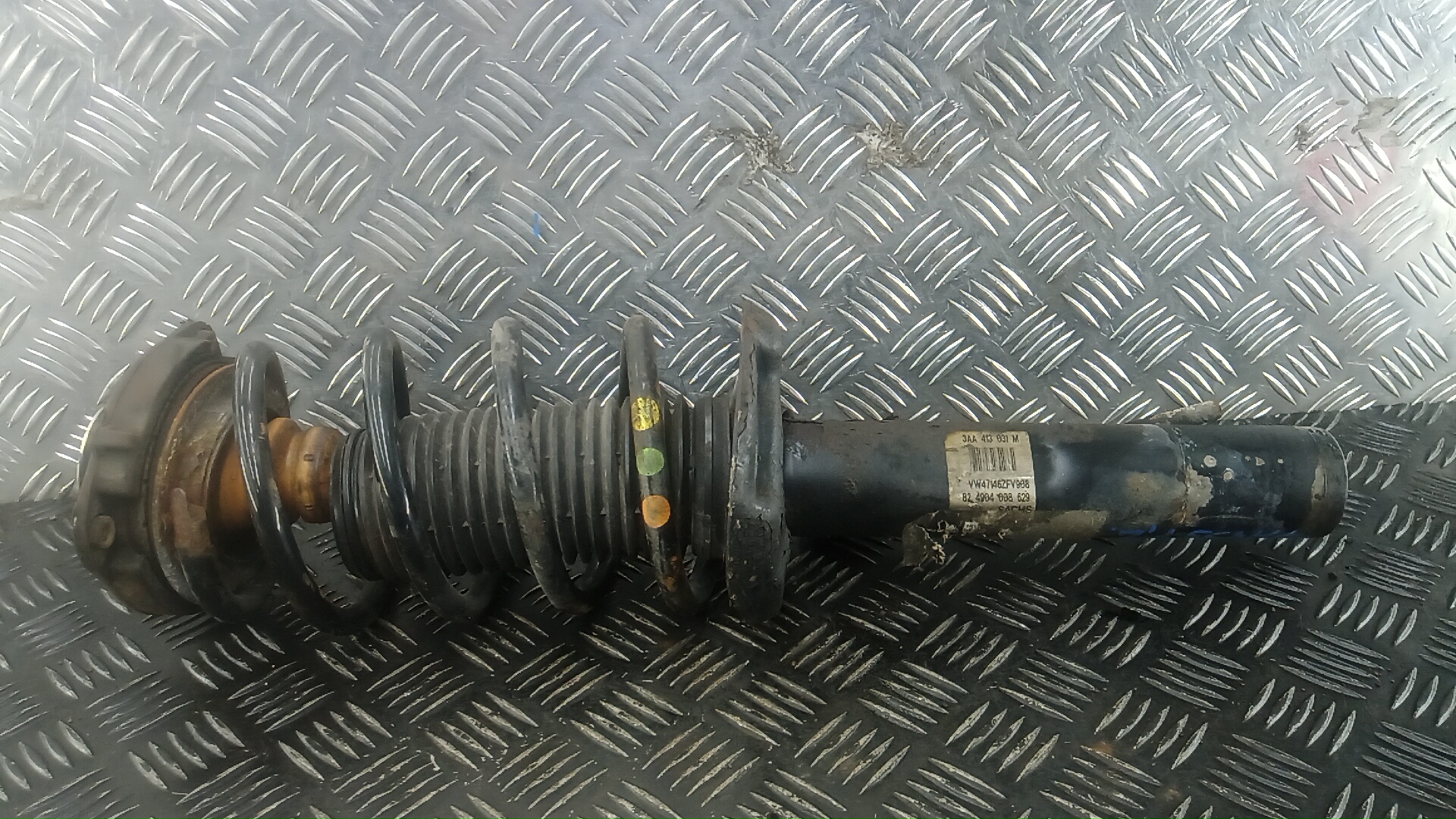 Амортизатор передний левый AP-0015032575