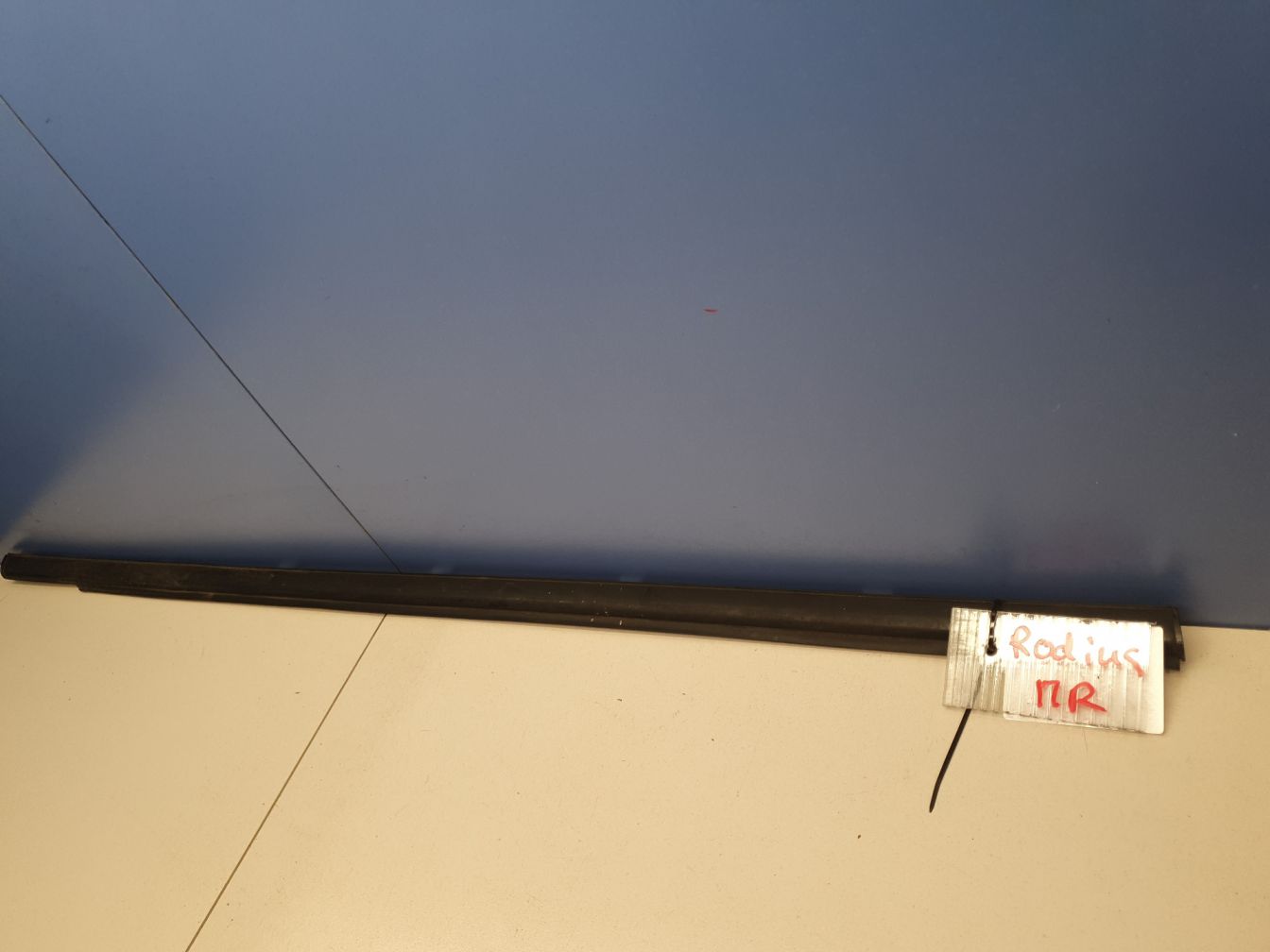 Накладка стекла переднего правого AP-0011528914