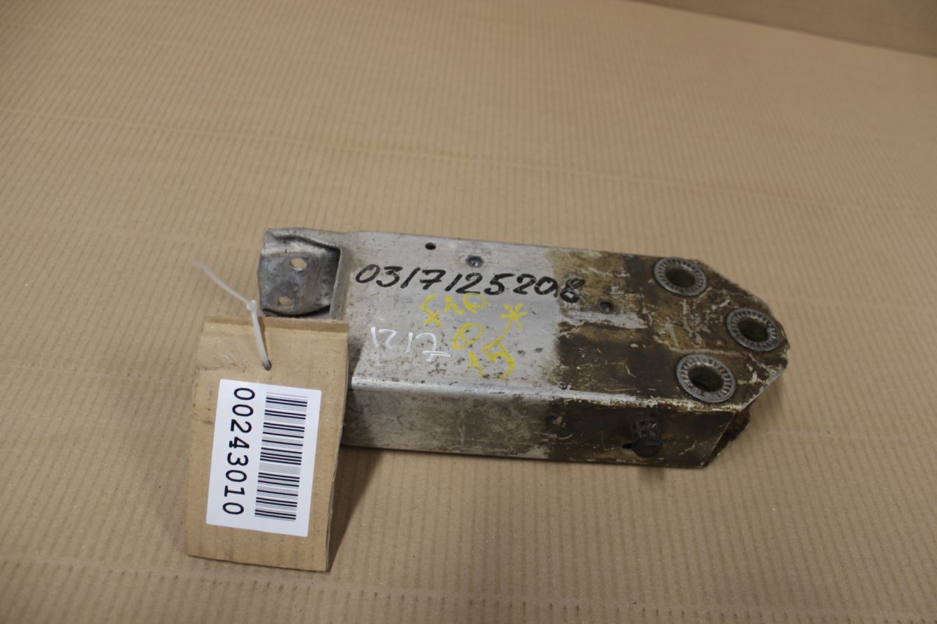Кронштейн усилителя переднего бампера правый AP-0000751653