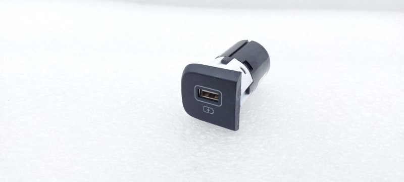 Адаптер прикуривателя USB AP-0015879732